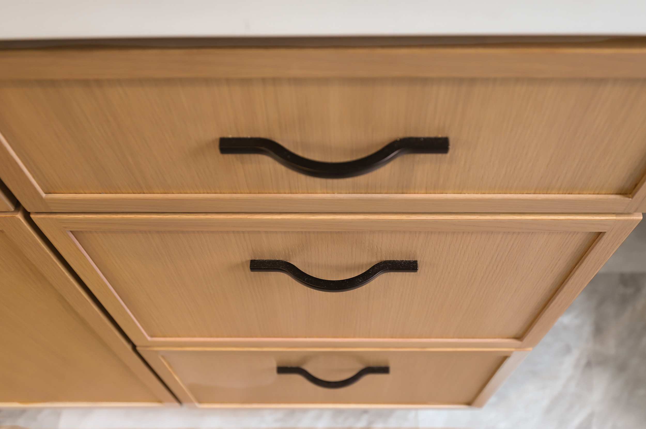 Slim Shaker White Oak Vanities - Slim Shaker White Oak Vanities
