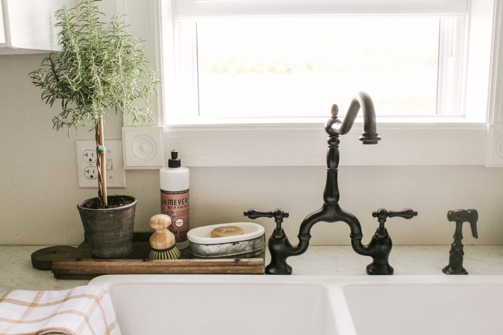 Bronze Country Kitchen Faucets   Farmhouse Bronze Kitchen Faucet 